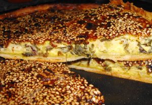 Tarta de Cebollas de Verdeo y Sésamo