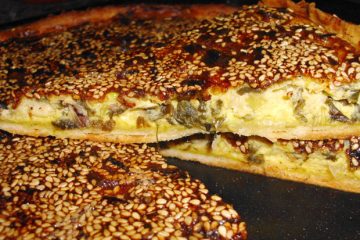 Tarta de Cebollas de Verdeo y Sésamo