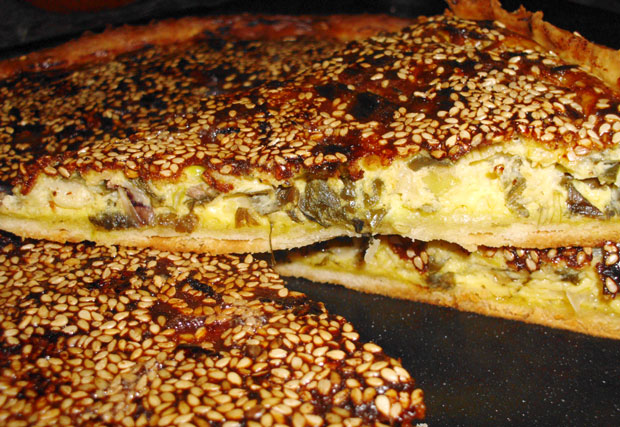 Tarta de Cebollas de Verdeo y Sésamo