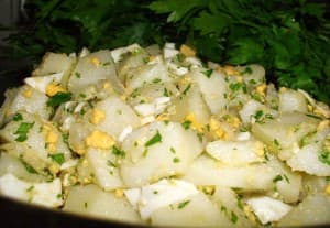 Ensalada de Papas con Huevo Duro