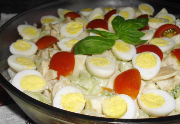 Ensalada de Huevos de Codorniz