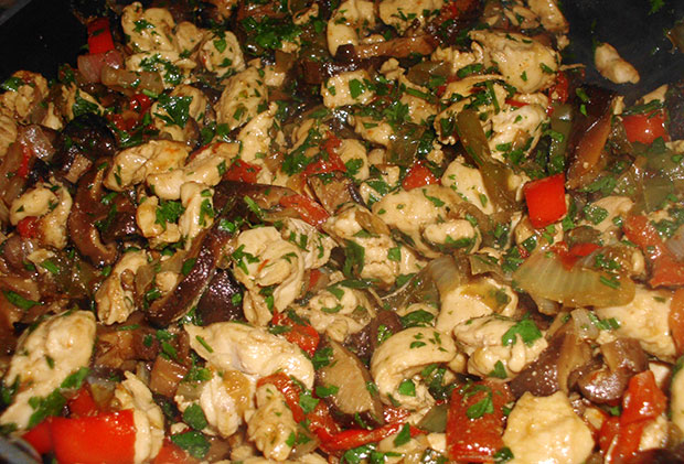 Salteado de Pollo y Hongos Shiitake
