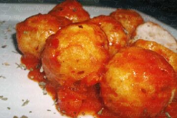 Albóndigas de Pollo en Salsa de Tomate