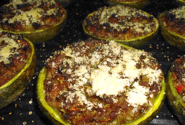 Cómo hacer zapallitos rellenos con carne