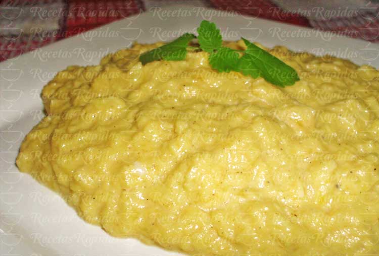 Cómo hacer huevos revueltos cremosos