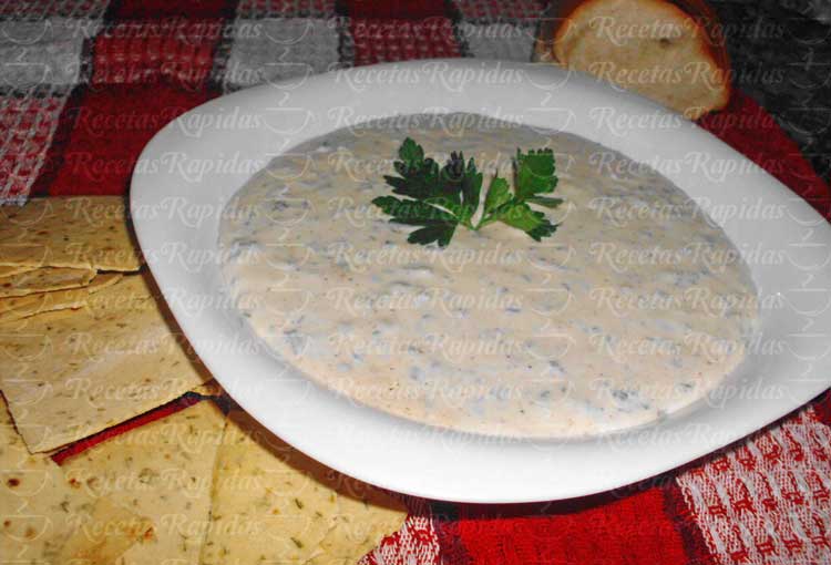Cómo hacer salsa tzatziki griega