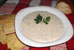 Cómo hacer salsa tzatziki griega