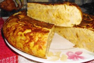 Cómo hacer tortilla de patata con cebolla