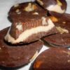 Bombones de chocolate rellenos con mantequilla de maní